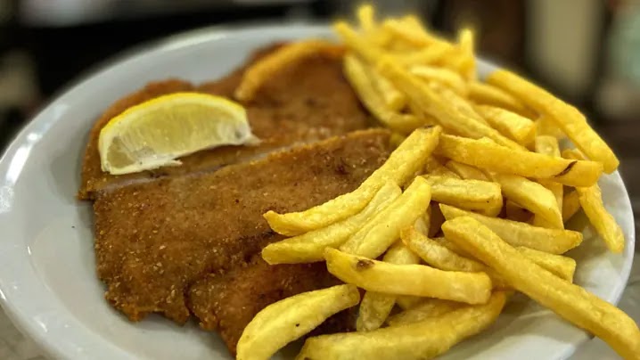 Índice Milanesa: en promedio, los trabajadores comen 53 platos menos que en 2023