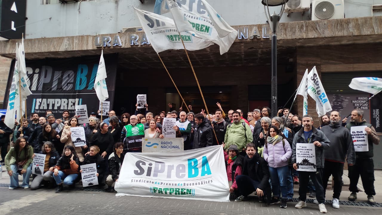 Los grandes medios volvieron a ofrecer salarios por debajo de la canasta básica y los periodistas van a asa…