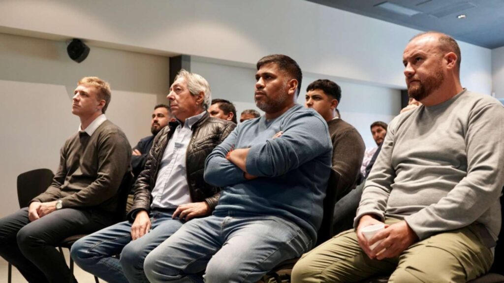 Una nueva “provocación” empresaria a los trabajadores aceiteros: ofrecieron un aumento de apenas $15.000 y ...