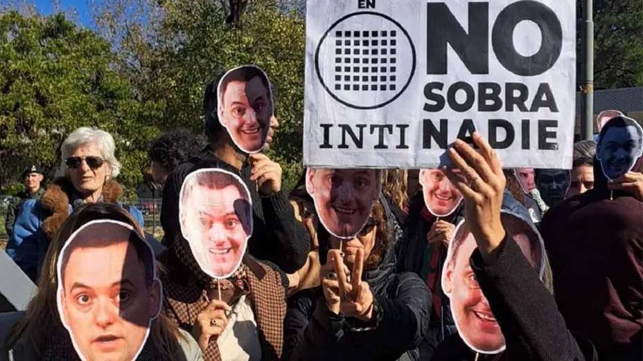 Con 781 despidos en la mira, el Gobierno baja las persianas del INTI justo el día de una protesta contra Ad...