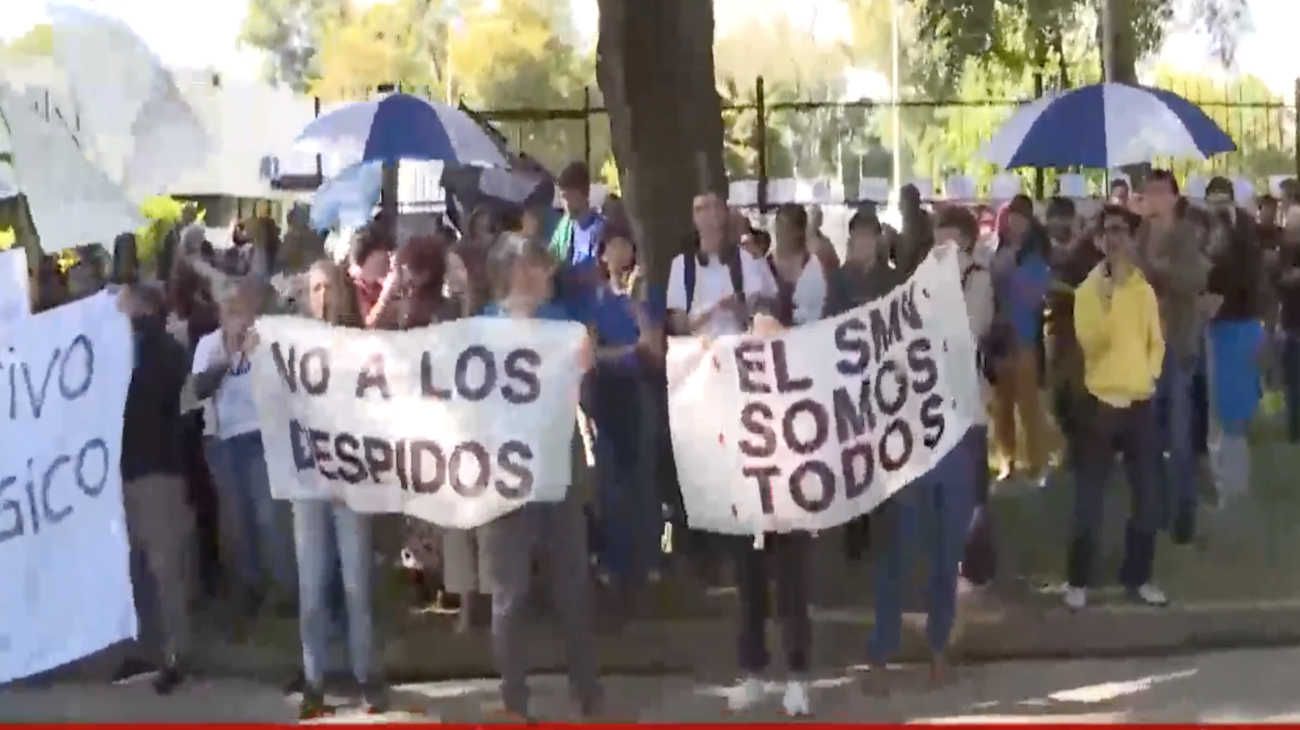 Luego de los nuevos despidos que lo dejaron al borde de la parálisis, renunció el director del Servicio Met…